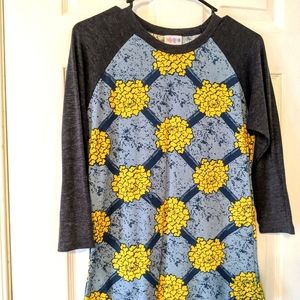 Lularoe Randy T (Never worn)